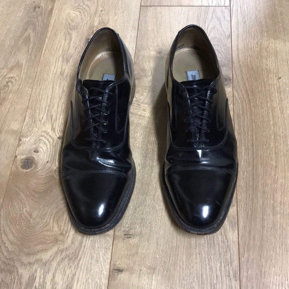 Johnson & Murphy toe cap oxfords